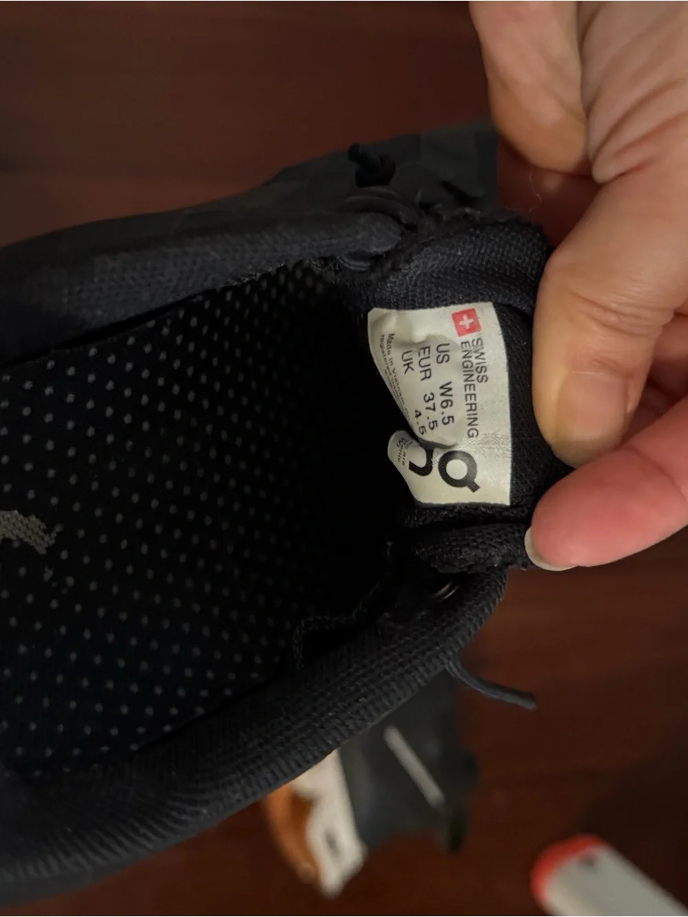On Running Cloud womens Running Shoes - Black